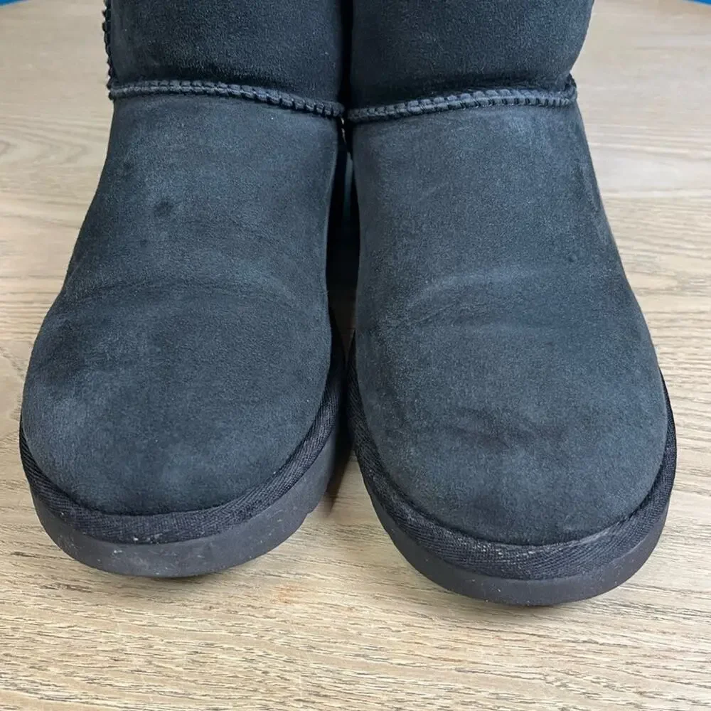 UGG Classic Short II Black Suede Shearling Boots Women’s Size 7